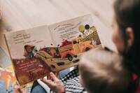 parents-reading-to-children