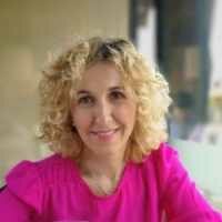 Prof. Victoria Sanz-Moreno Professor of Cancer Cell Biology Cancer Research UK Senior Fellow and Cancer Research UK Werth Trust Fellow Barts Cancer Institute- a Cancer Research UK Centre of Excellence Queen Mary University of London