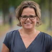 Dr Els Broens