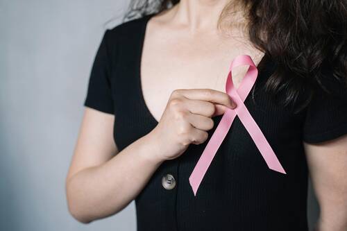 breast-cancer-pexels-anntarazevich-5483017