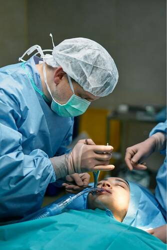 oral-surgery-surgeon.jpg