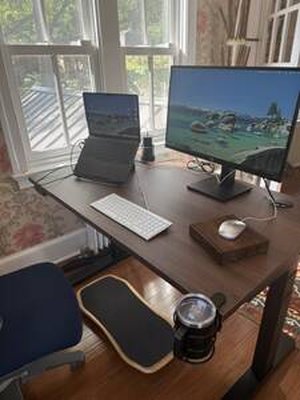 uplift-desk-1