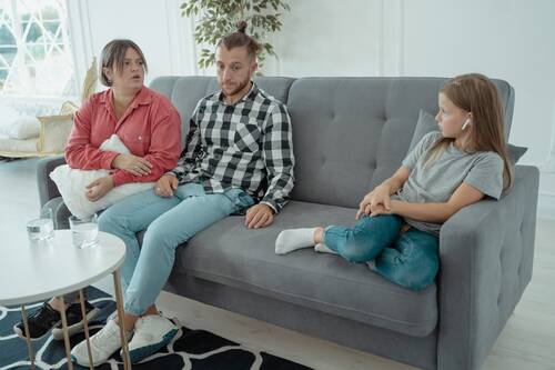 how-families-can-talk-about-therapy-pexels