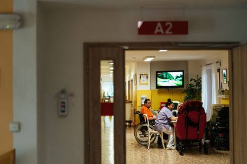 nursing-home-neglect-pexels