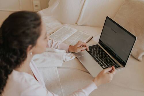 scheduling-doctors appointment online pexels