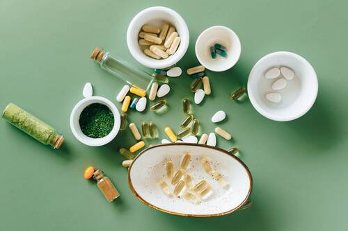 Photo by Nataliya Vaitkevich: https://www.pexels.com/photo/flat-lay-photo-of-alternative-medicines-7615571/