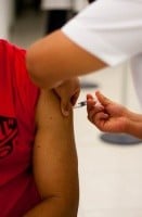 "Vacuna influenza / Flu vaccine" by El Alvi is licensed under CC BY 2.0