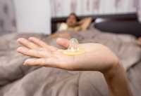 condoms, teens, pregnancy